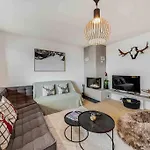 Lejlighed Center With Fireplace And Parking *