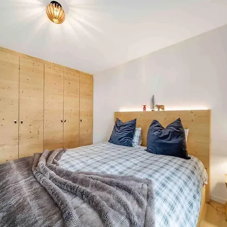 Center With Fireplace And Parking Apartamento