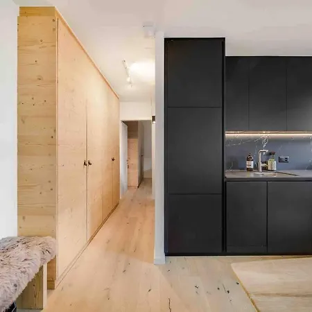 Center With Fireplace And Parking Апартаменты