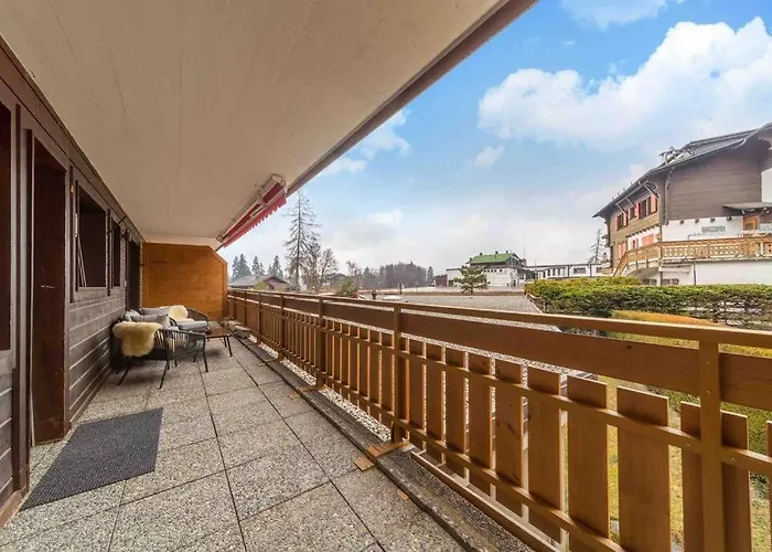 Center With Fireplace And Parking דירה *