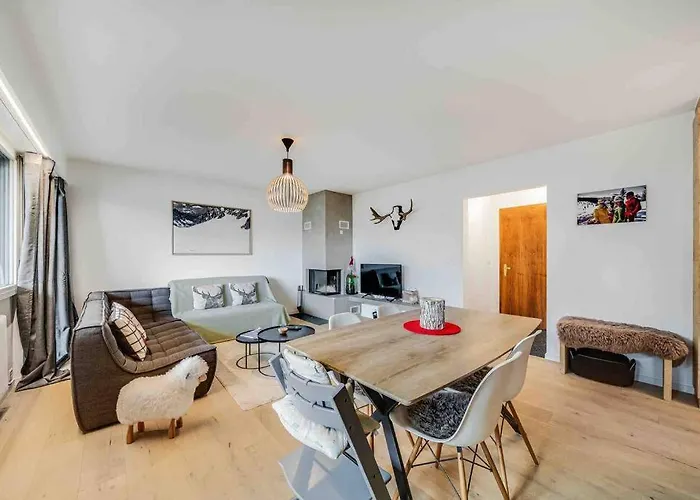 Center With Fireplace And Parking קראנס-מונטנה